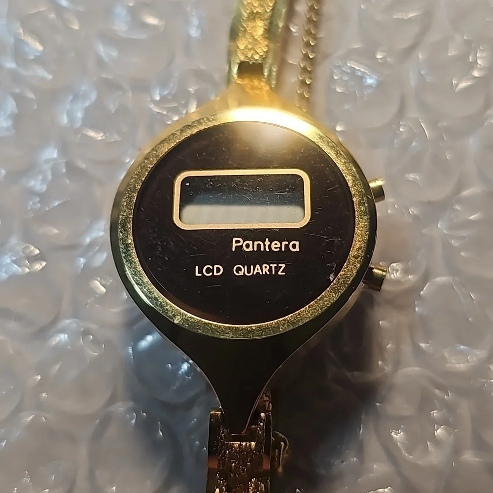 Pantera Women's LCD Wrist Watch ⌚️